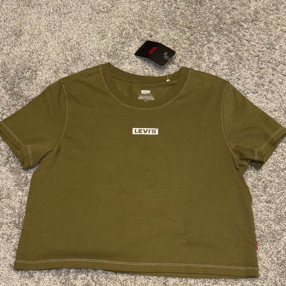 Brand New with tags Levi's Olive Green Cropped Tee